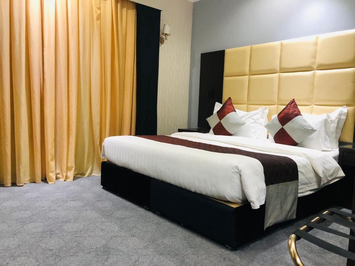 M Platinum Hotel Medina Екстер'єр фото